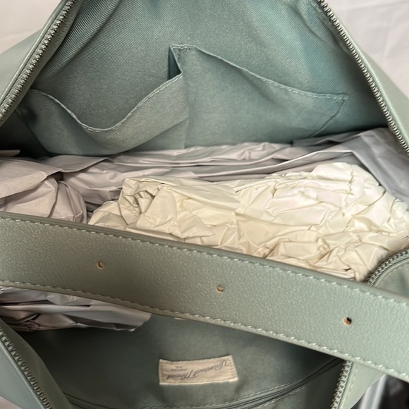 Universal Thread Handbag - Picture 5 of 7